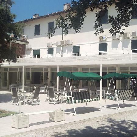 Hotel Raffaelli Villa Angela ฟอร์เต เดย์ มาร์มี ภายนอก รูปภาพ