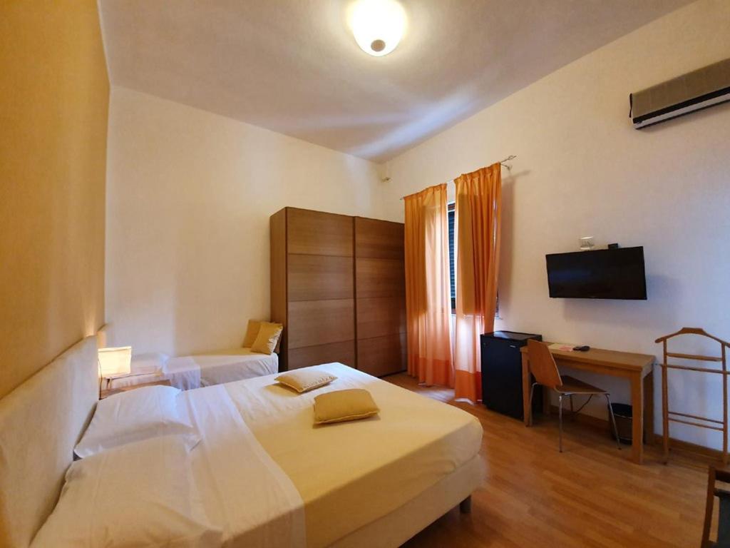 Hotel Raffaelli Villa Angela ฟอร์เต เดย์ มาร์มี ภายนอก รูปภาพ