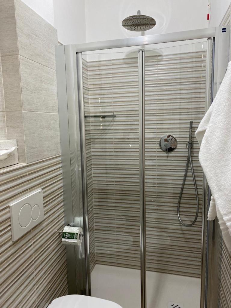 Hotel Raffaelli Villa Angela ฟอร์เต เดย์ มาร์มี ภายนอก รูปภาพ